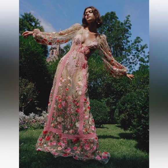 For Love And Lemons Dresses & Skirts - For Love & Lemons Luna Embroidered Bouquet Floral Maxi Dress M